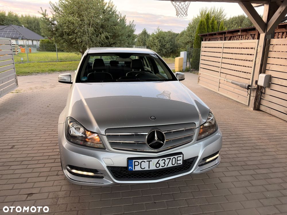 Mercedes-Benz Klasa C 180 CGI Automatik BlueEFFICIENCY Avantgarde - 2