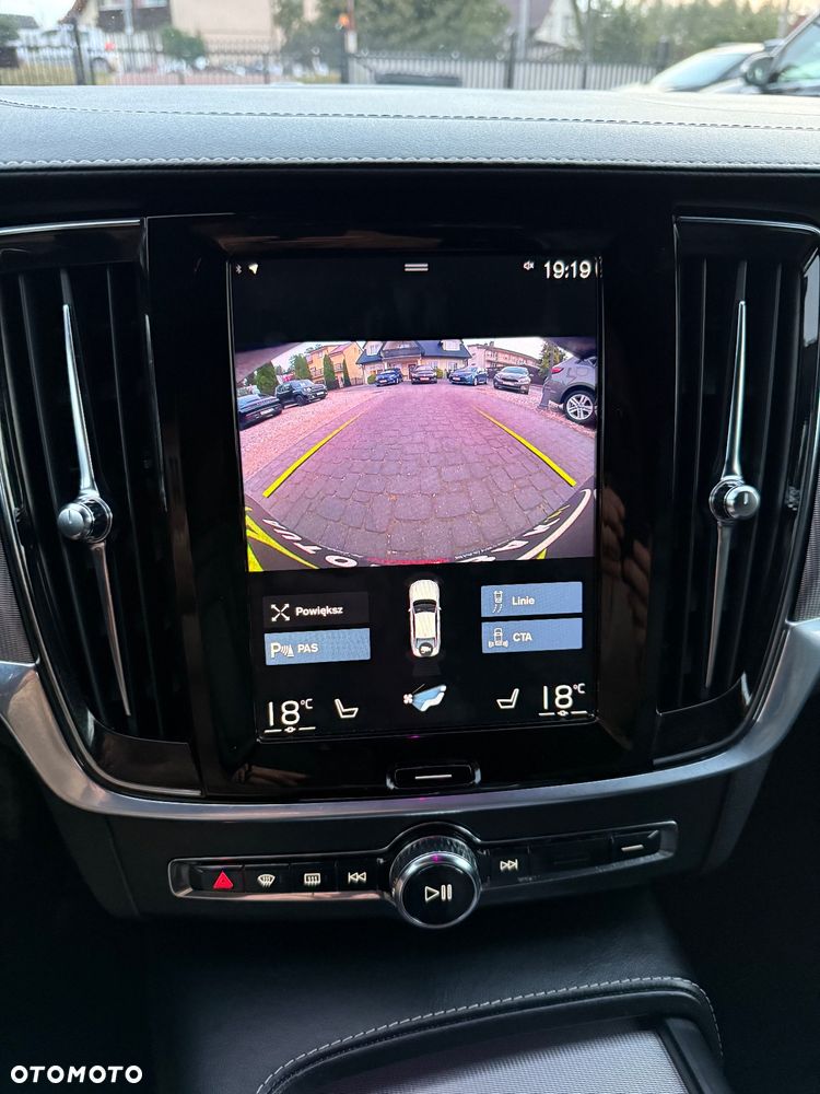 Volvo S90 D5 SCR AWD R-Design - 13
