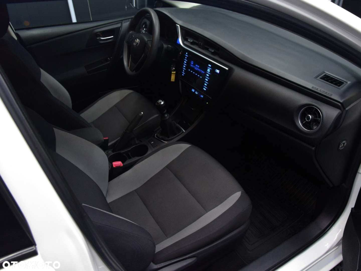 Toyota Auris - 6