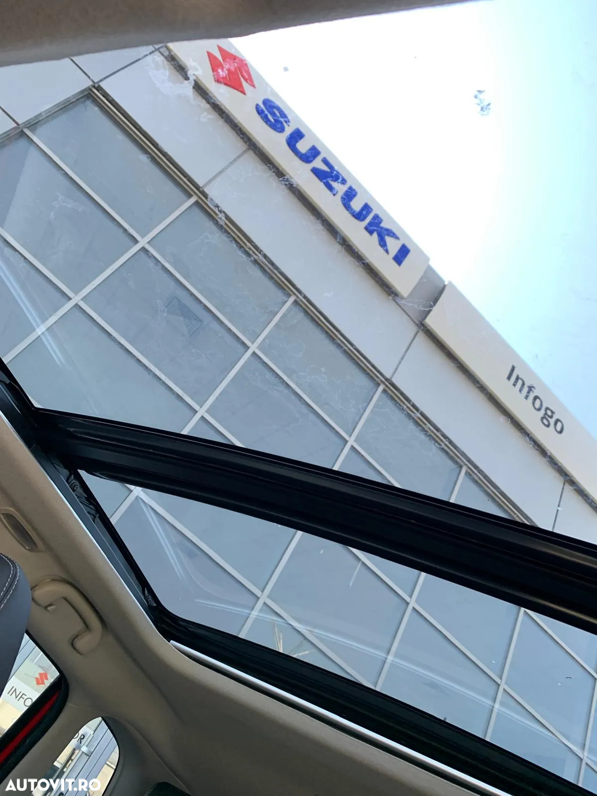 Suzuki Vitara 1.4 Boosterjet AllGrip MHEV Luxus - 9