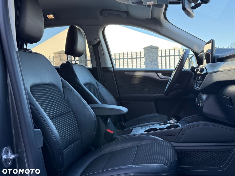 Ford Kuga 2.0 EcoBlue 4x4 TITANIUM X - 23
