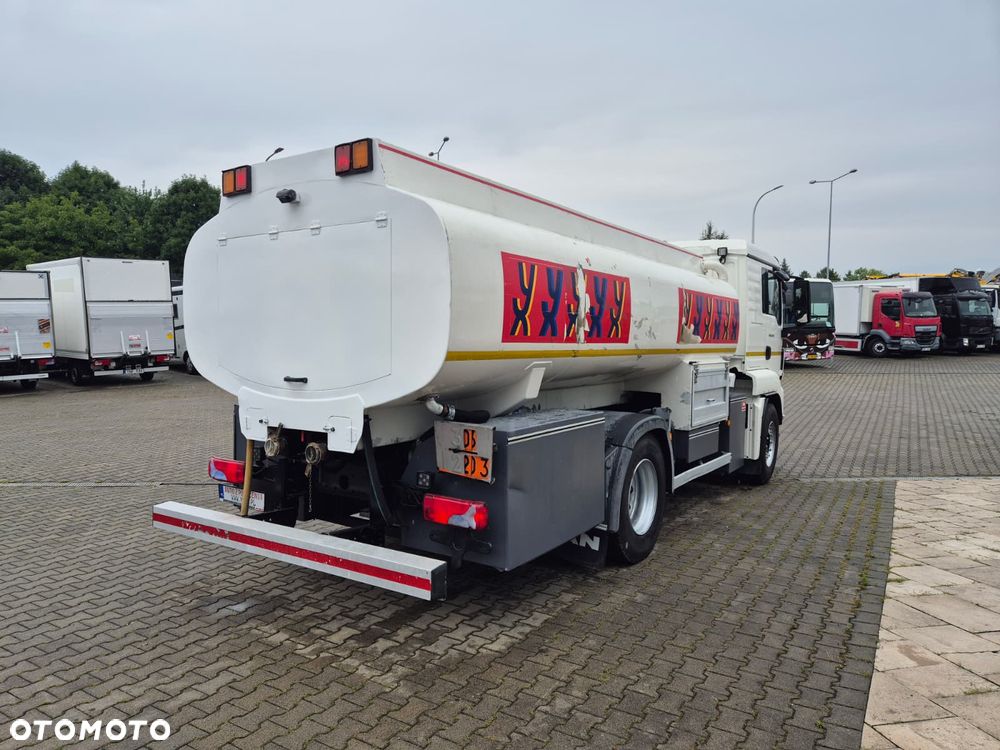 MAN TGS 18.360 / CYSTERNA / PALIWA + OLEJE / ADR / EURO 5 / 11M3 / 3 KOMORY / KABINA SYPIALNIANA / 1WŁ - 9