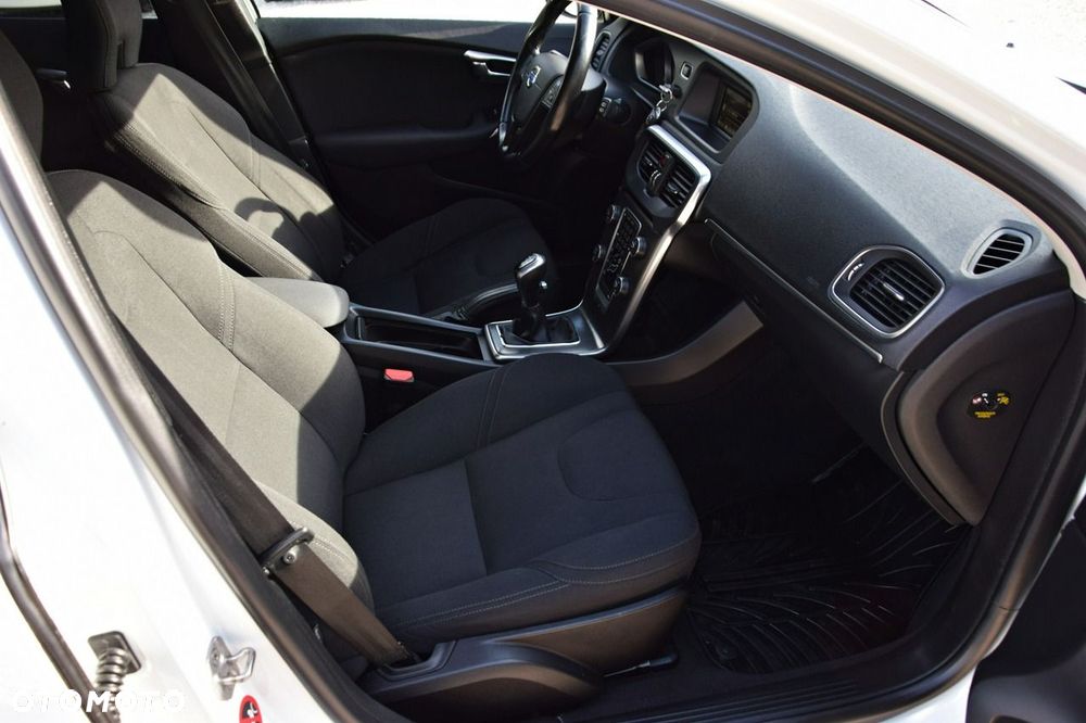 Volvo V40 - 37