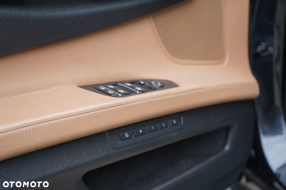 BMW Seria 7 740d xDrive - 16