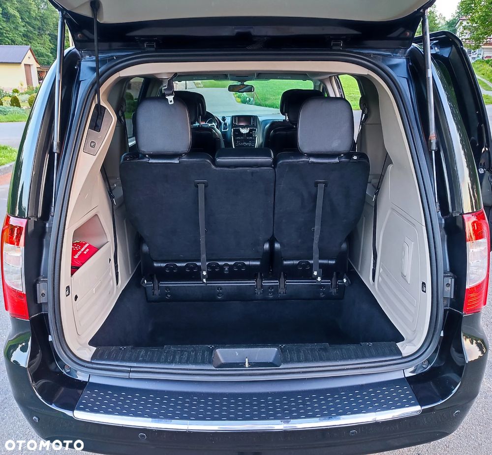 Chrysler Town & Country 3.6 Limited - 22