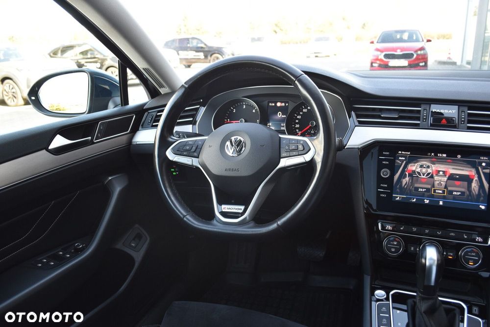 Volkswagen Passat 2.0 TDI Bi-Turbo BMT 4Mot Highline DSG - 11