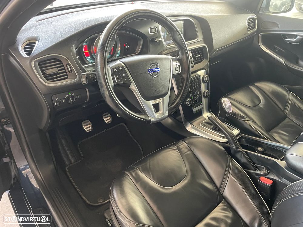 Volvo V40 D2 R Design - 10