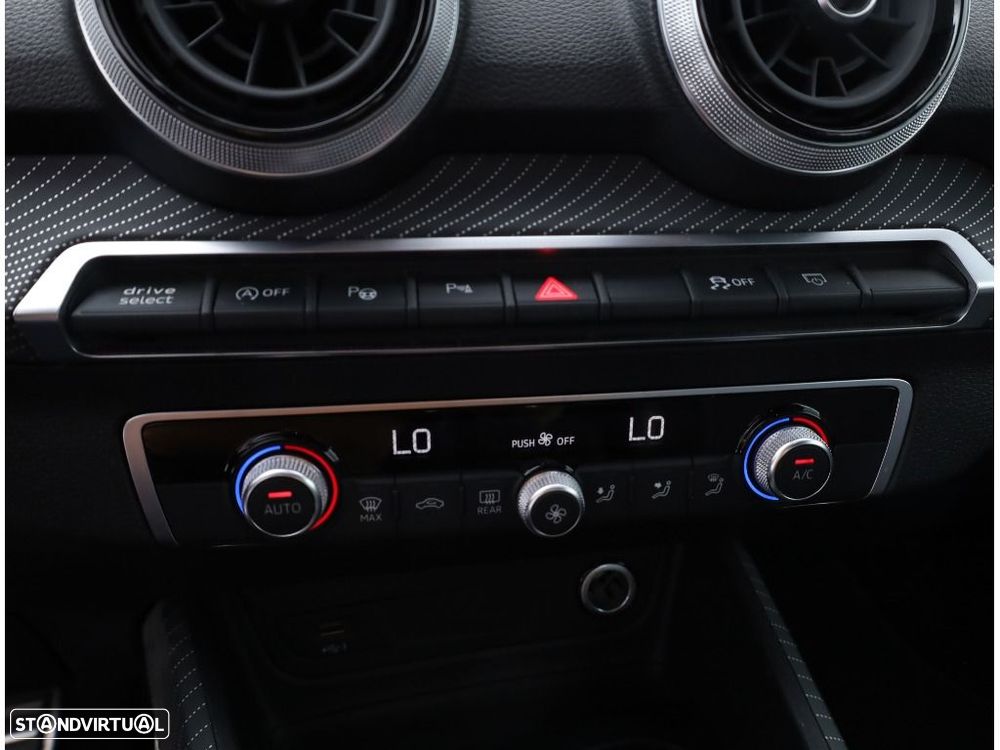Audi SQ2 TFSI quattro S tronic - 28