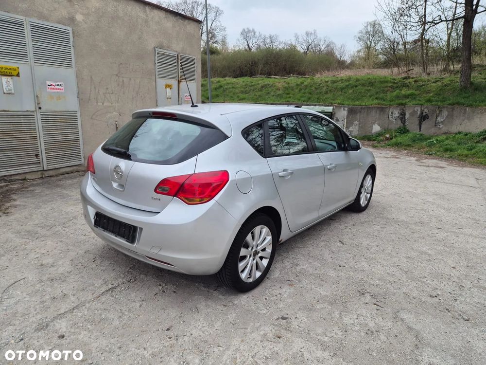 Opel Astra 1.7 CDTI DPF Design Edition - 13