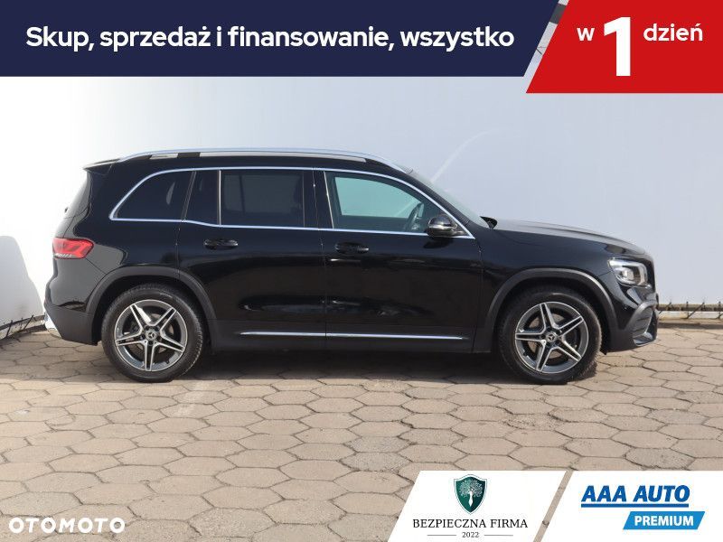 Mercedes-Benz GLB - 8