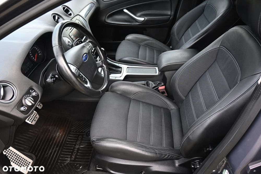 Ford Mondeo - 28