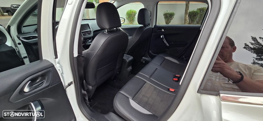Peugeot 2008 1.6 BlueHDi Allure - 15