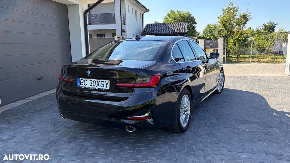BMW Seria 3 320i Aut. Luxury Line - 17