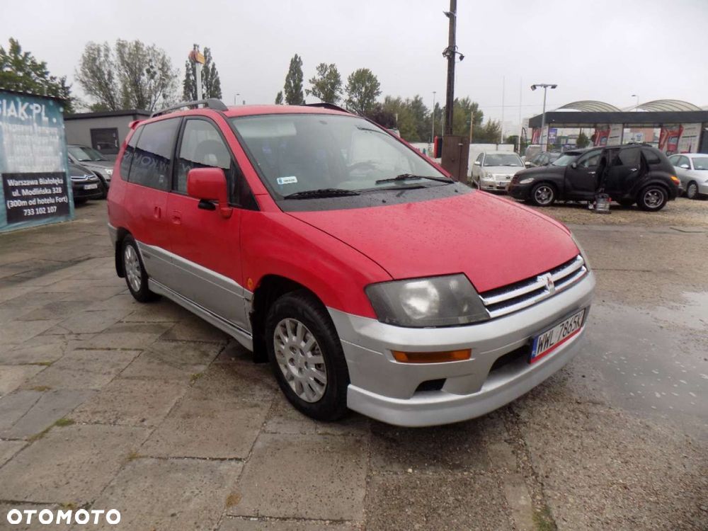 Mitsubishi Space Runner - 2