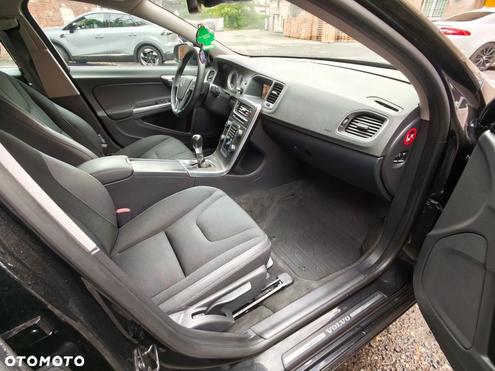 Volvo S60 D3 Momentum - 16