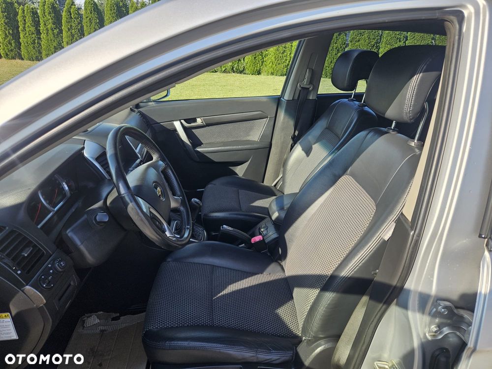 Chevrolet Captiva 2.4 2WD 7 Sitzer LS Family Edition - 11