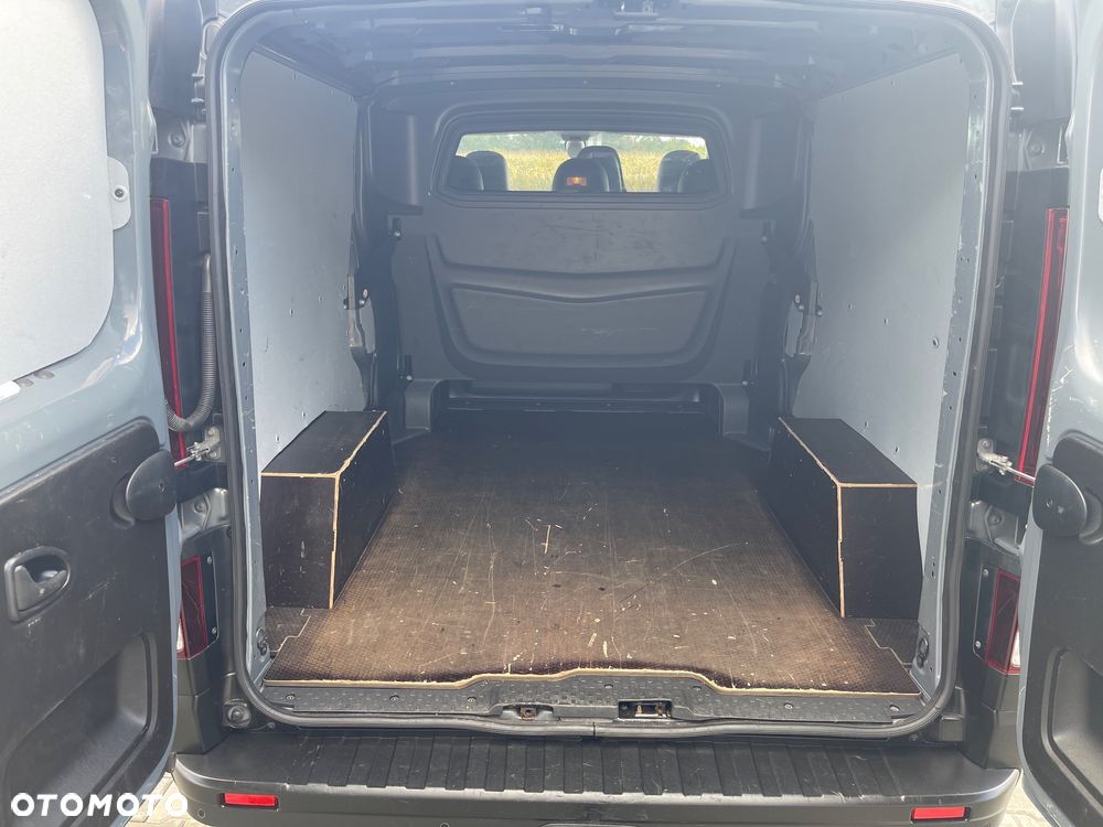 Renault Trafic 2.0 Long BRYGADÓWKA 6 osobowy - 33