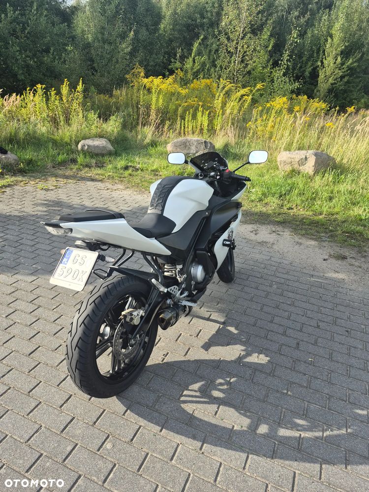 Yamaha YZF - 6