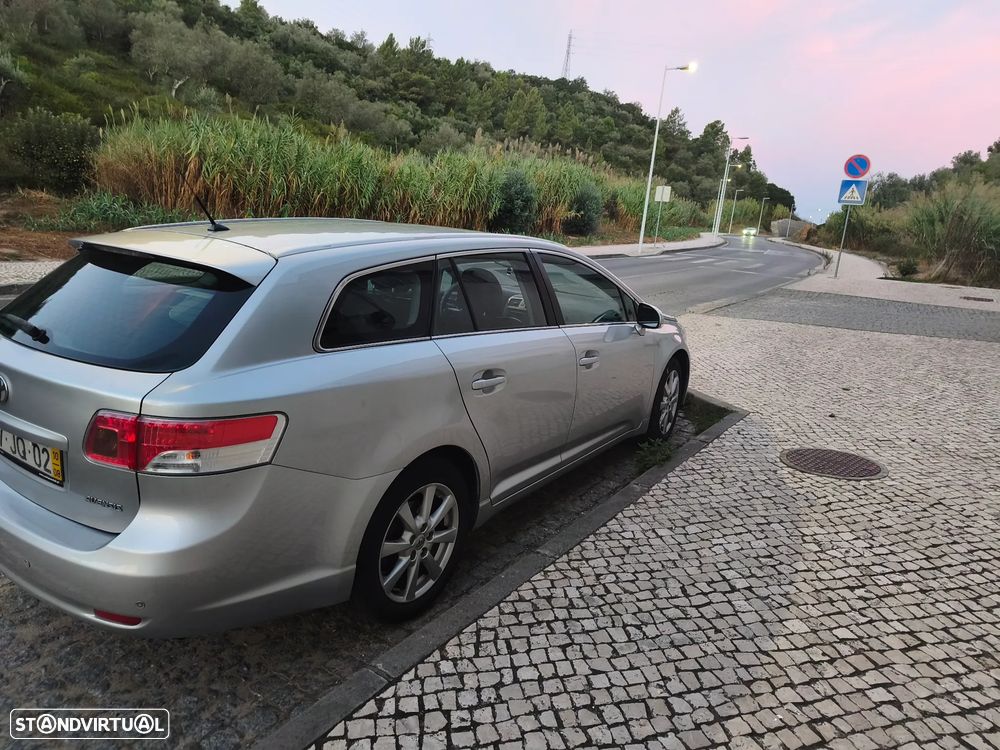 Toyota Avensis SW - 9