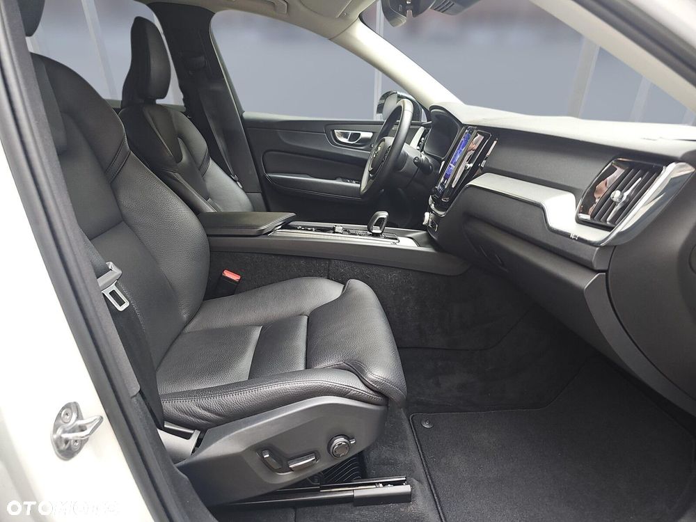 Volvo XC 60 B4 D Plus Dark - 14