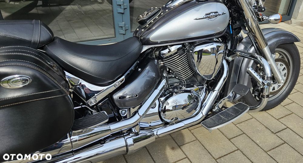 Suzuki Intruder - 4