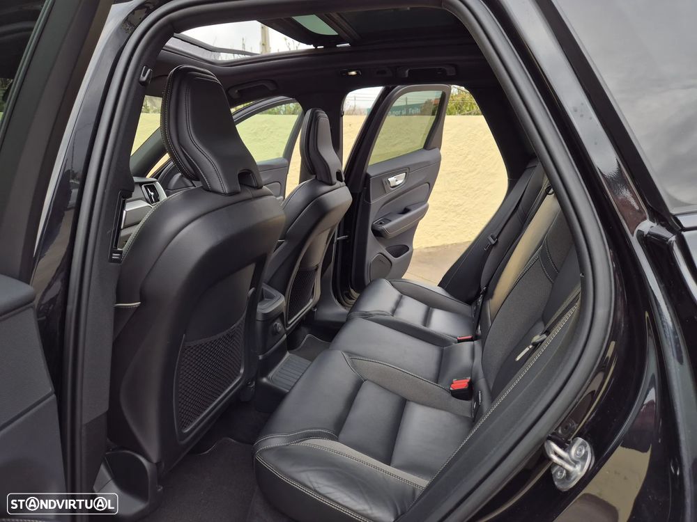 Volvo XC 60 2.0 T6 PHEV R-Design AWD - 27