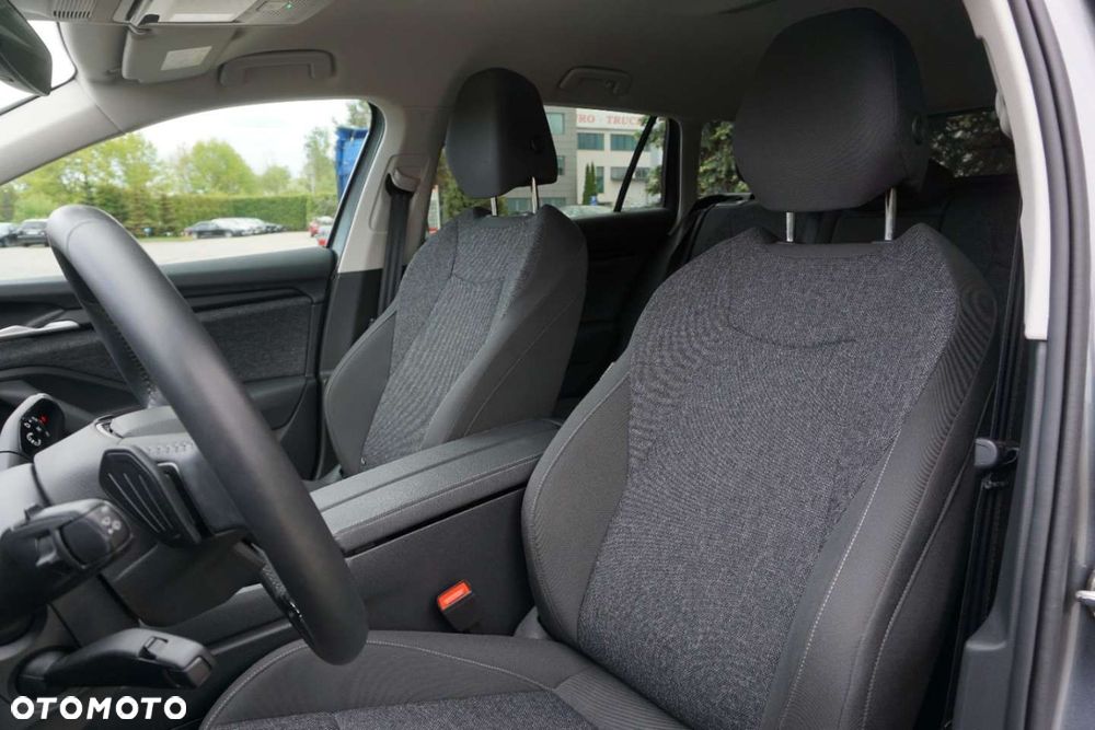 Skoda Superb 2.0 TDI SCR Essence DSG - 17