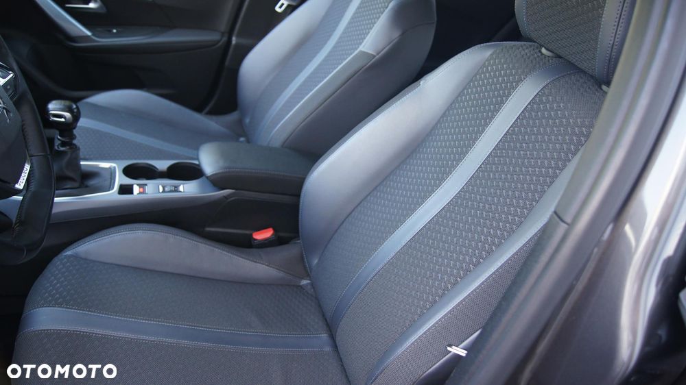 Peugeot 2008 1.5 BlueHDi Allure - 12