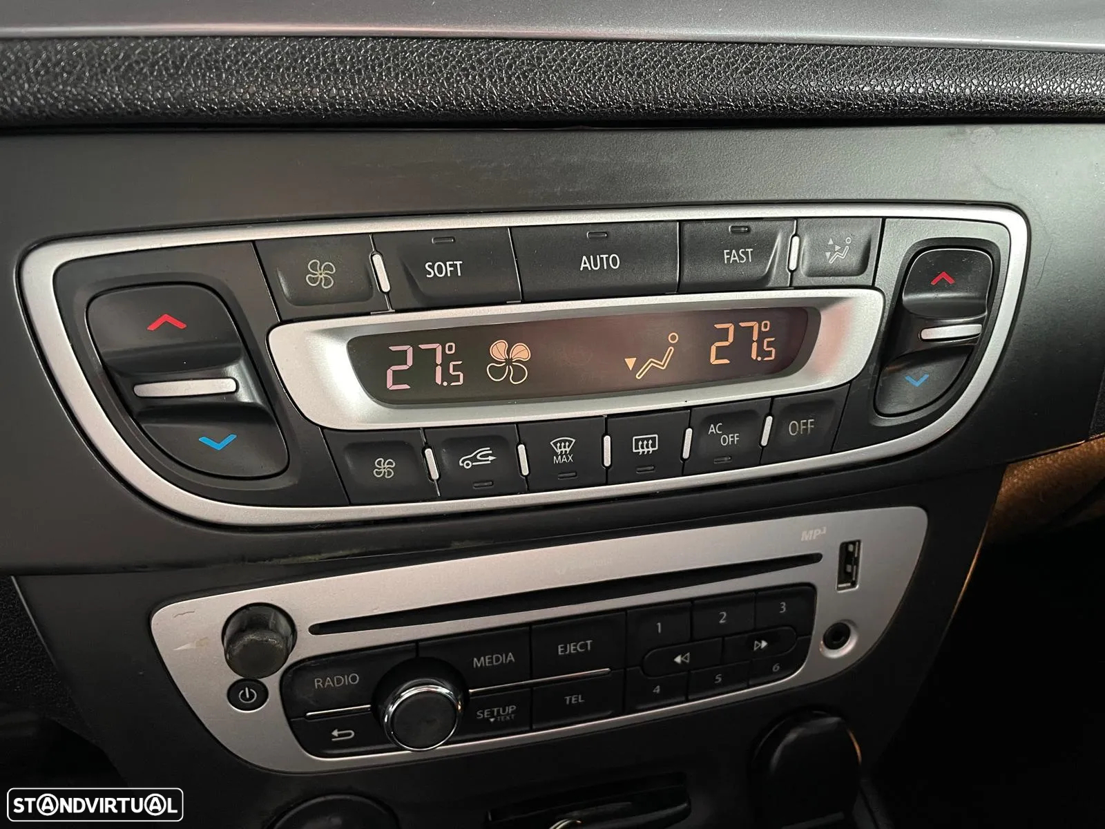 Renault Mégane Coupe ENERGY TCe 115 Start & Stop Bose Edition - 12