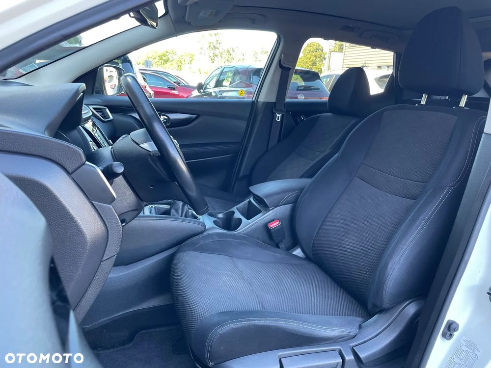 Nissan Qashqai 1.6 DIG-T N-Connecta - 17