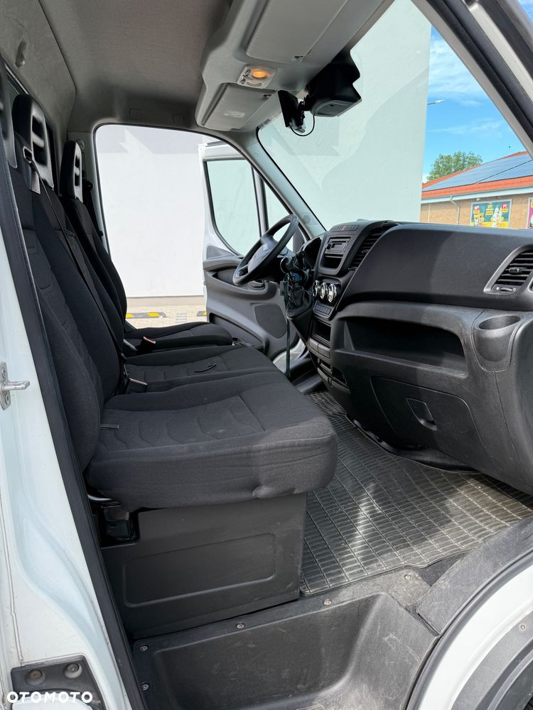 Iveco DAILY - 12