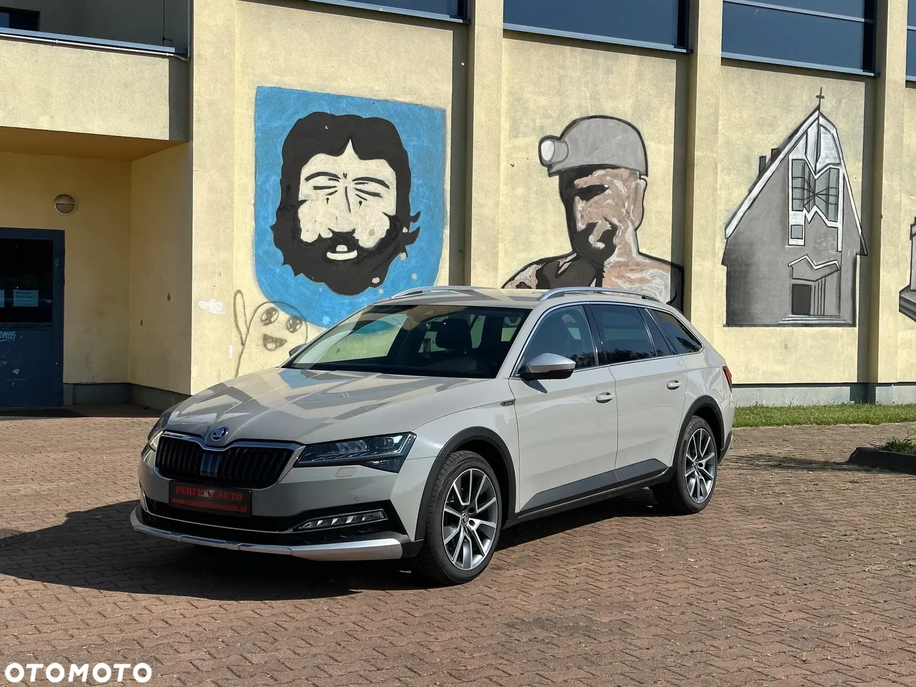 Skoda Superb Combi 2.0 TDI 4x4 DSG Scout - 2