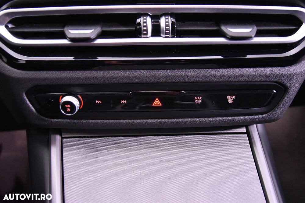 BMW Seria 3 318d Touring Aut. - 18