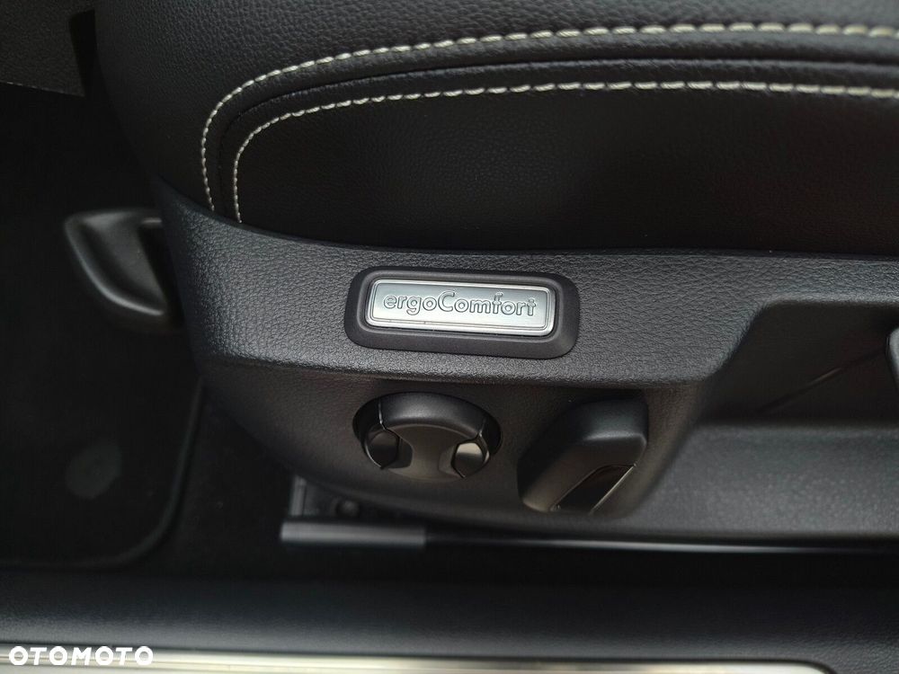 Volkswagen Passat - 18