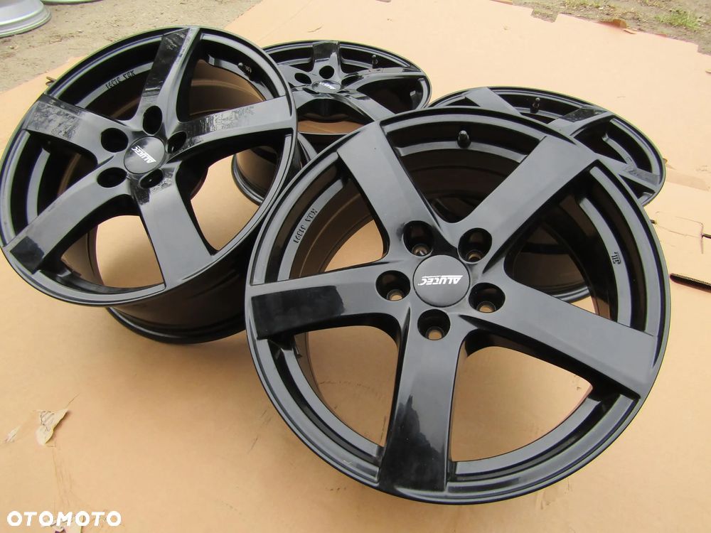 4x Felgi 17 Peugeot 407 308 3008 II Citroen C4 II Picasso C5 III Opel Grandland-X 7 j 5x108 ET42 - 16