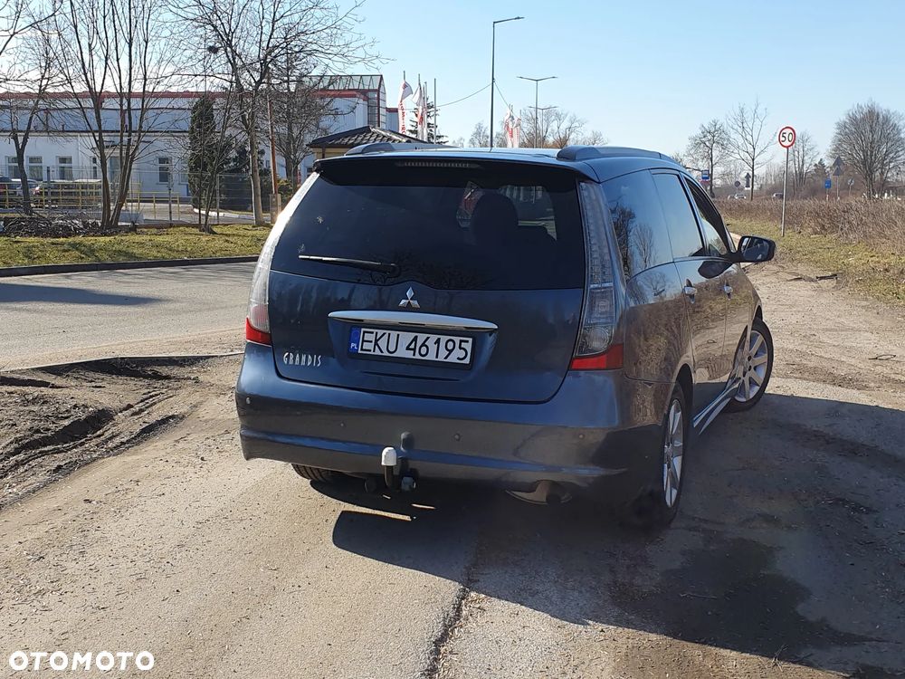Mitsubishi Grandis 2.4 Motion - 13
