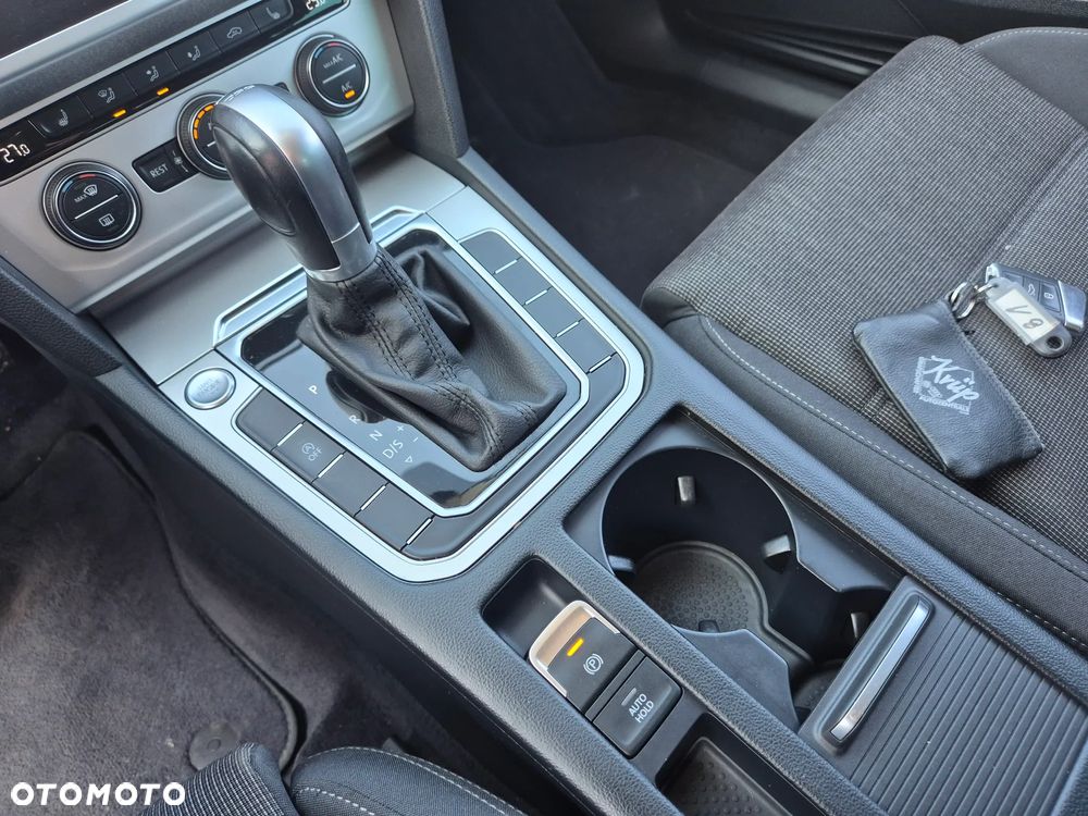 Volkswagen Passat - 39