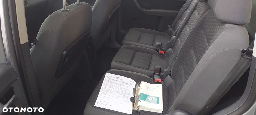Volkswagen Touran 1.9 TDI Highline - 9