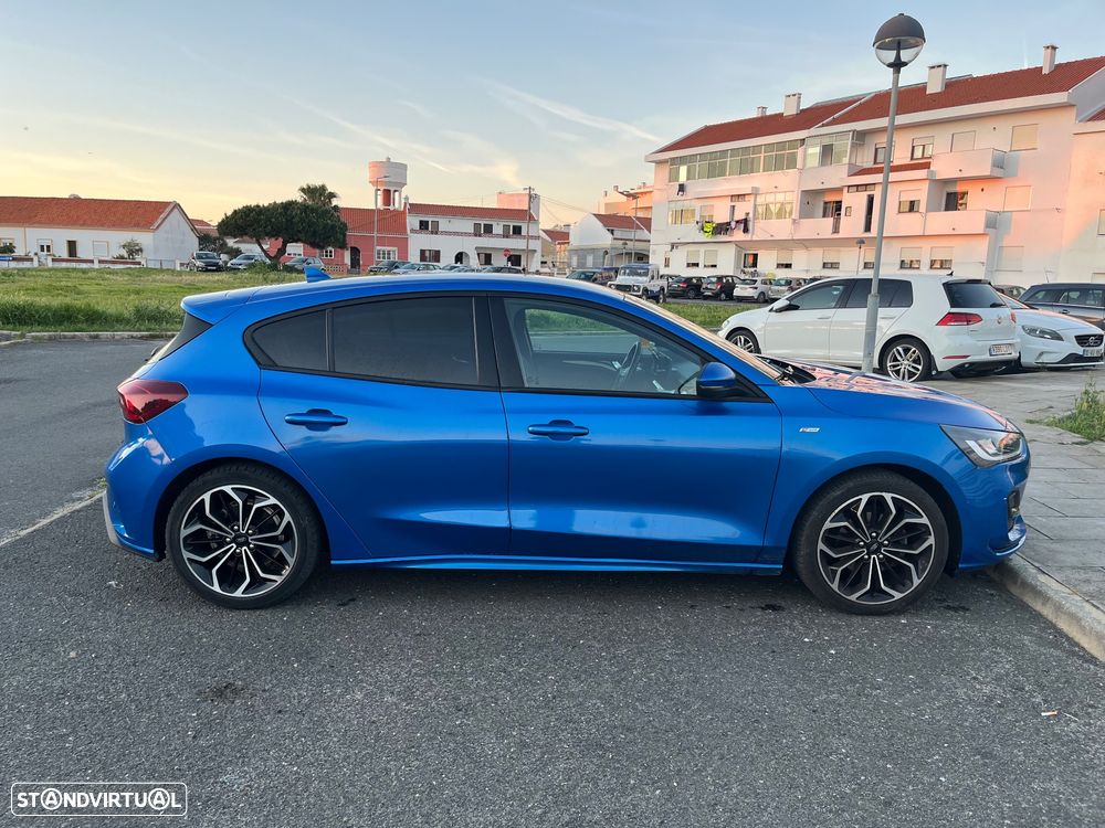 Ford Focus 1.0 EcoBoost Hybrid ST-LINE X - 6