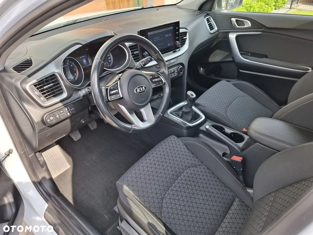 Kia Ceed 1.4 T-GDI M - 12