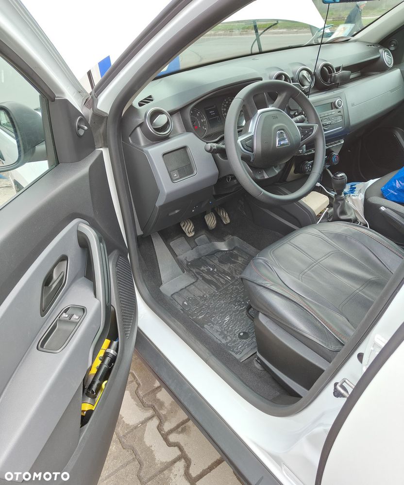 Dacia Duster 1.0 TCe Essential - 8