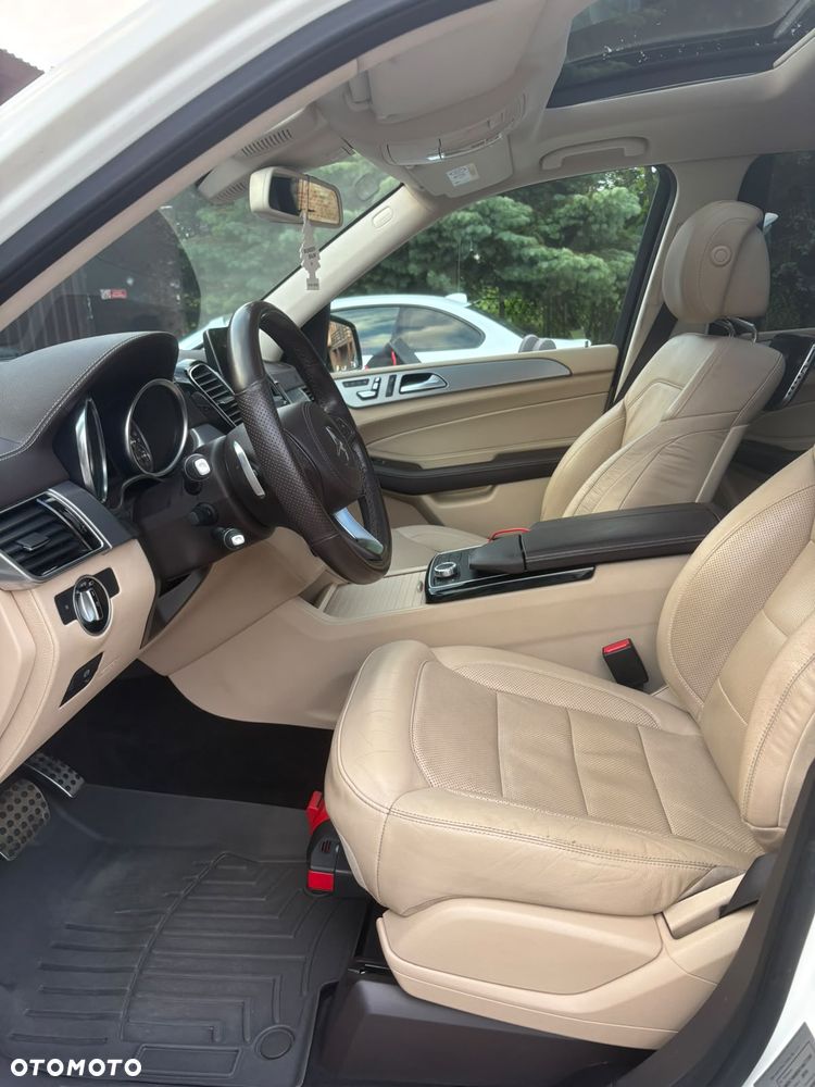 Mercedes-Benz GLS 400 4Matic 9G-TRONIC AMG Line - 20