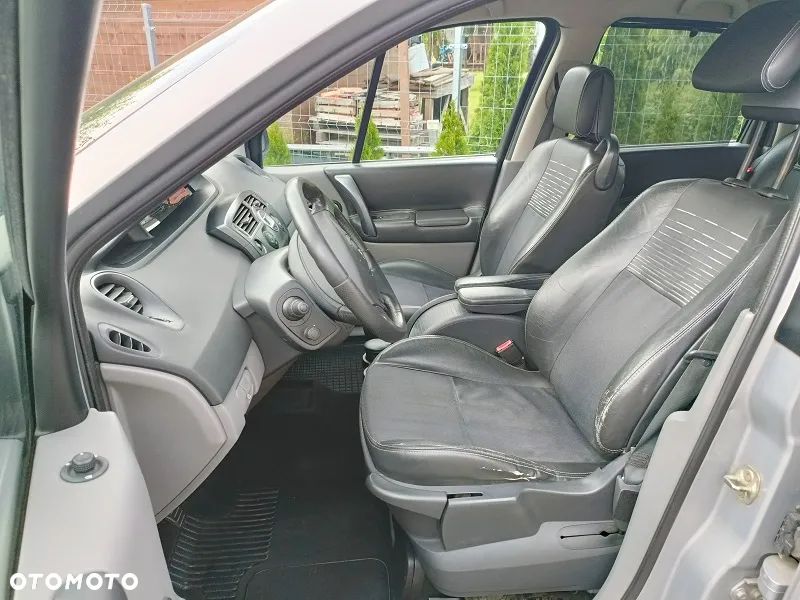 Renault Scenic 1.6 16V Expression - 7