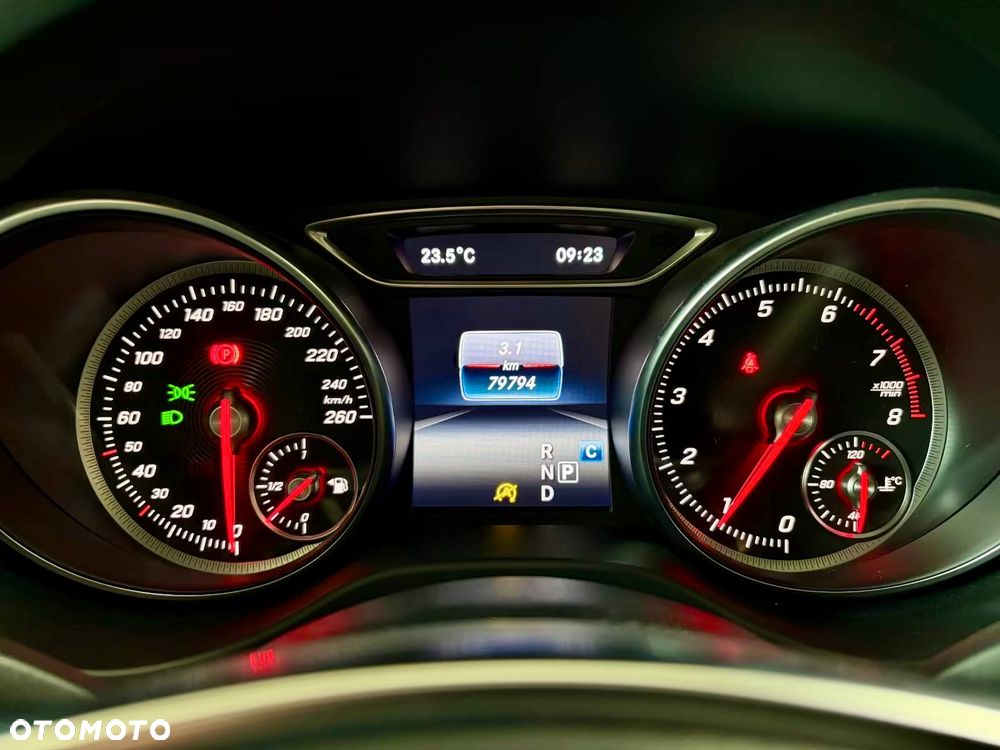 Mercedes-Benz GLA 220 4Matic 7G-DCT AMG Line - 13