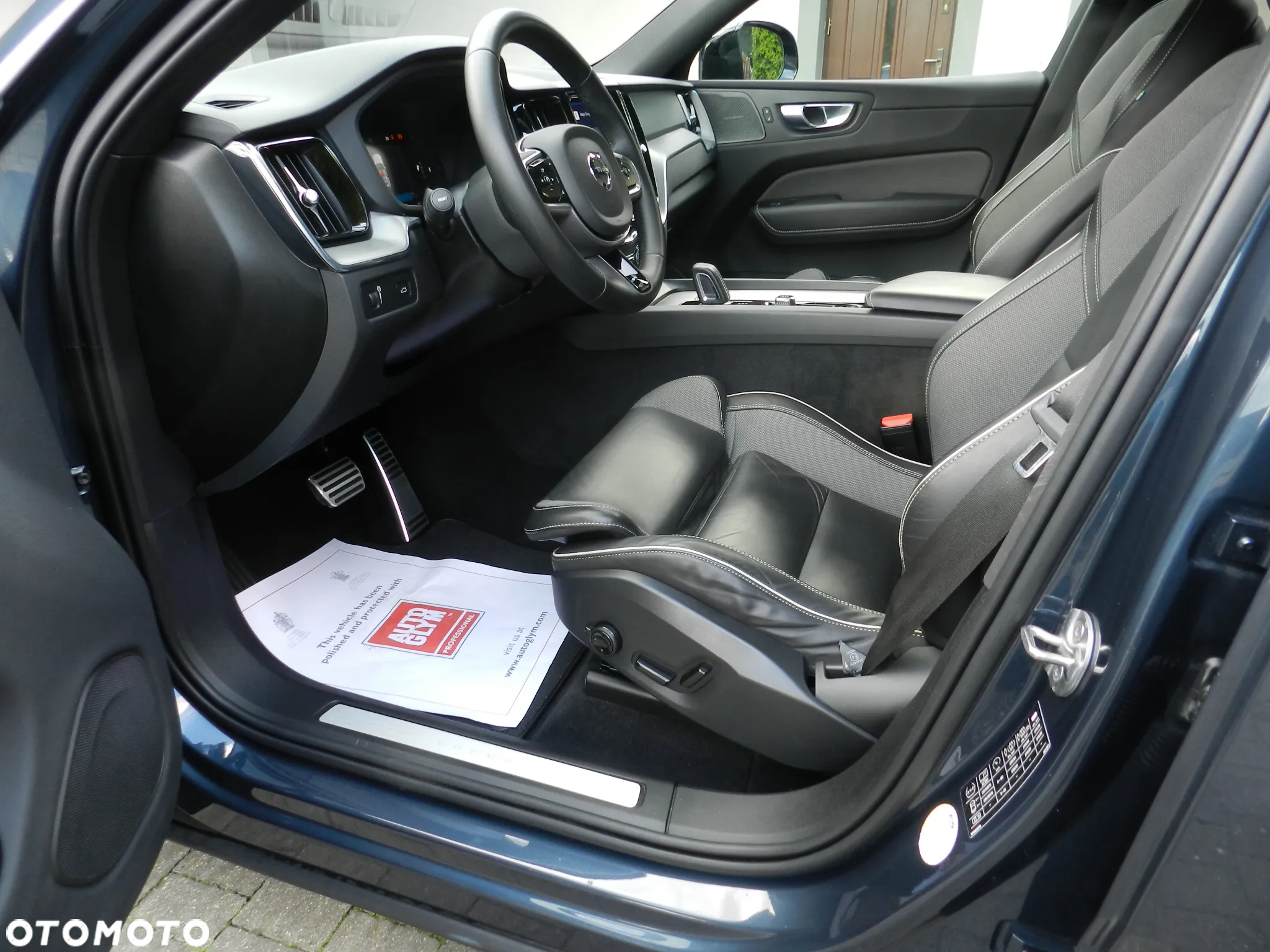 Volvo XC 60 B4 D AWD Plus Dark - 14