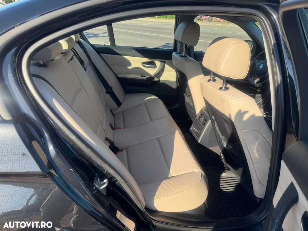 BMW Seria 3 318i Aut. - 9