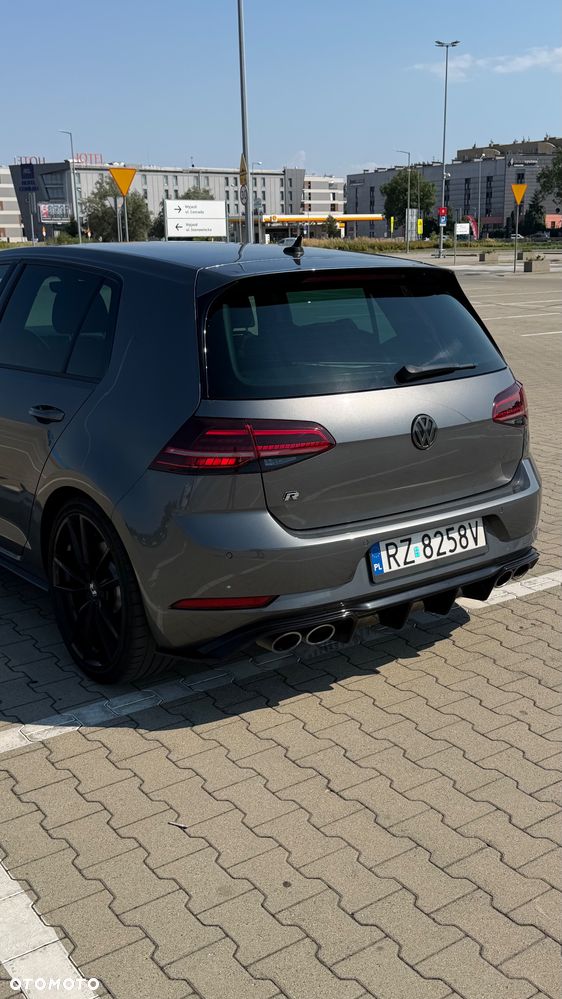 Volkswagen Golf - 2