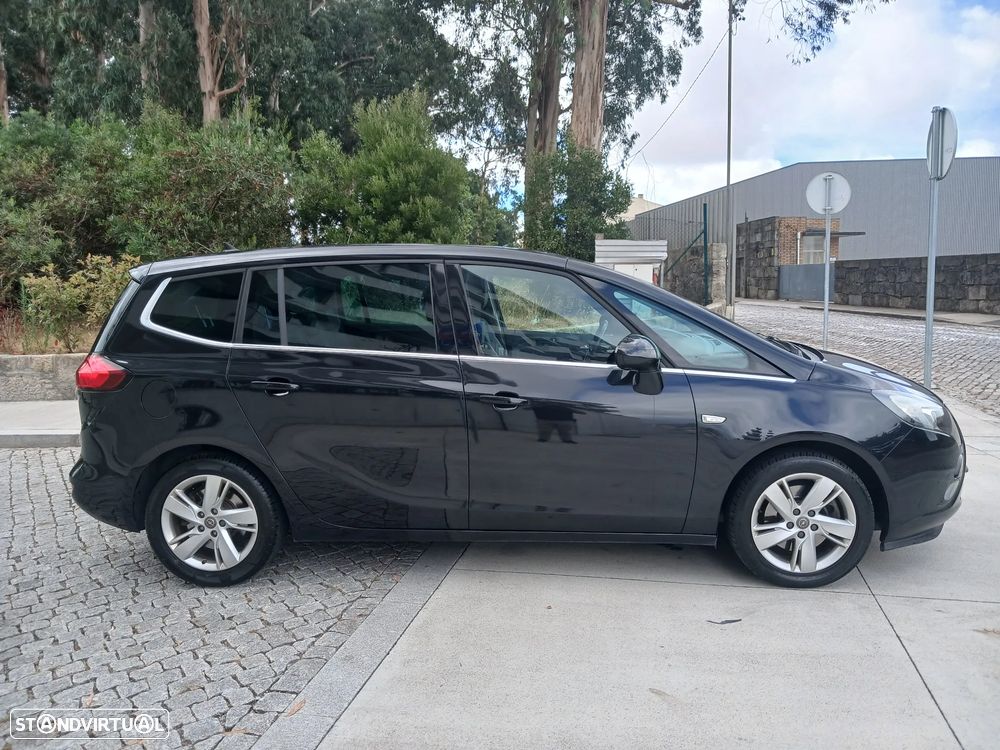 Opel Zafira 1.6 CDTi Executive — fotografia 13