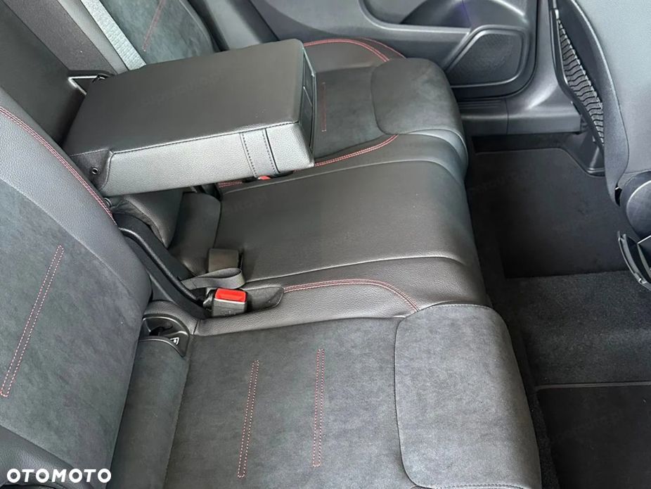 Mercedes-Benz GLB 200 AMG Line 7G-DCT - 12