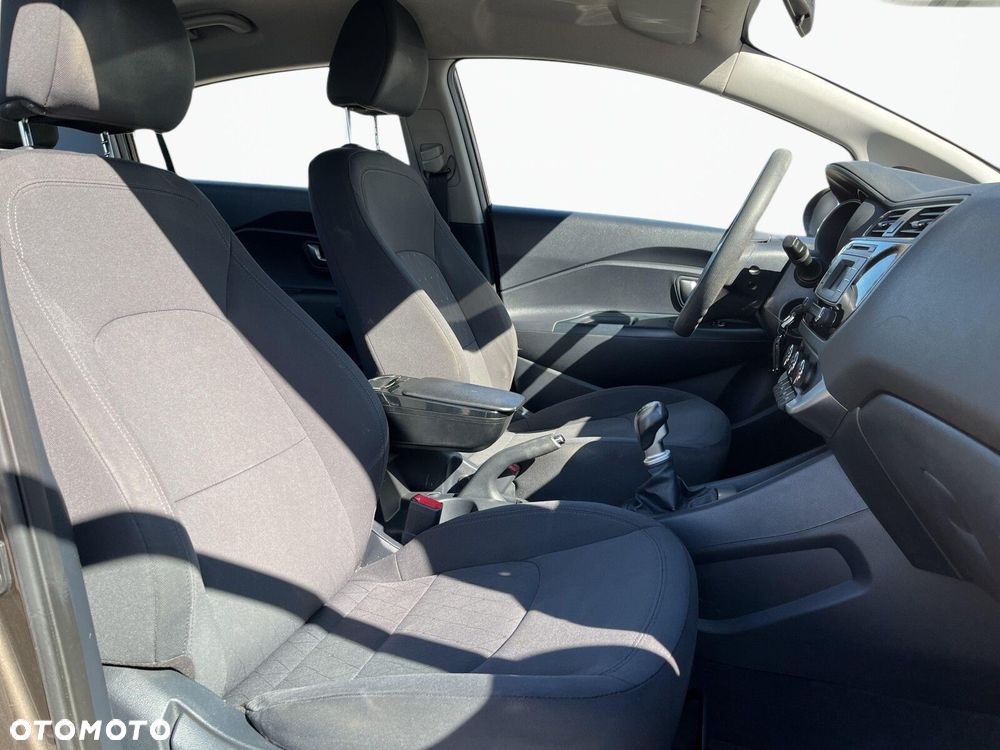 Kia Rio - 18